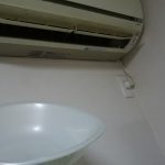 エアコンから水漏れ発生。その原因と対処法は?