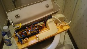 ウォシュレットの分解