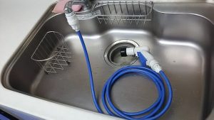 キッチンからホースをひく