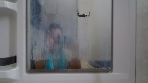 浴室鏡の黒い汚れ